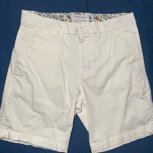 Denim & Flower White Men's Flat Front Shorts